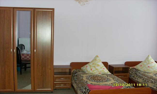 3 beds