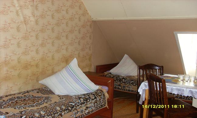 3 beds without bathroom